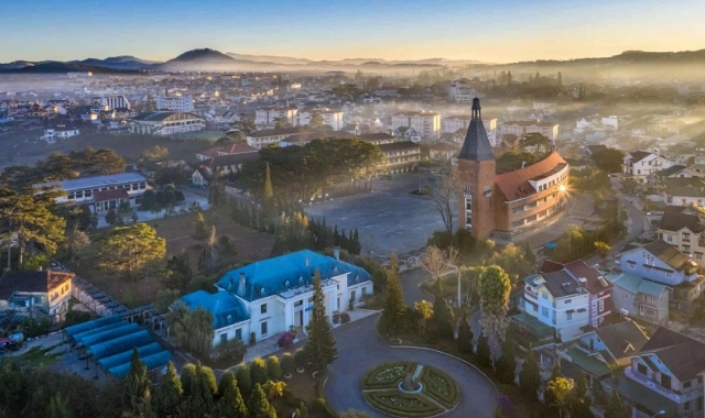 ダラット・シティサイトシーイング・シティツアーバス(24時間)