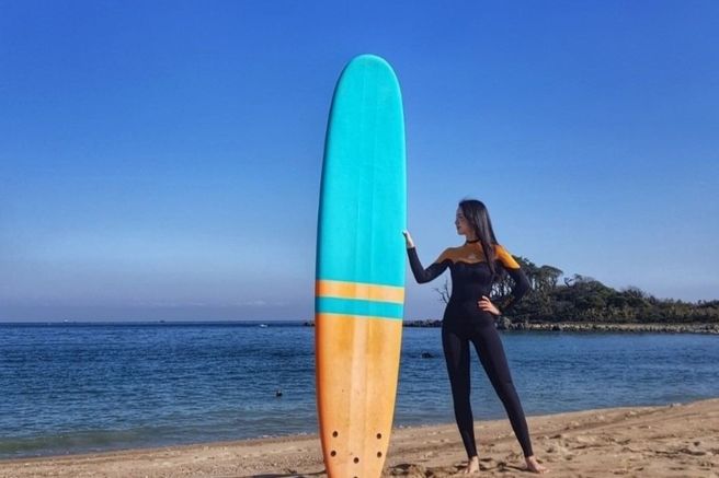 Ulsan: Surfholic Surfing Lesson with Unlimited Free Surfing at Jinha Beach