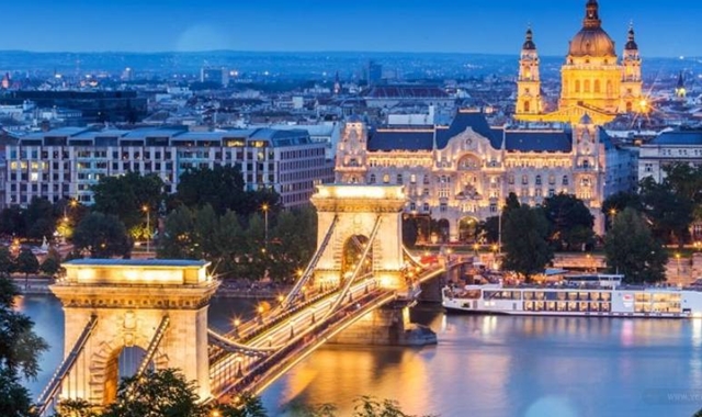 오스트리아 비엔나 골목길 야경투어