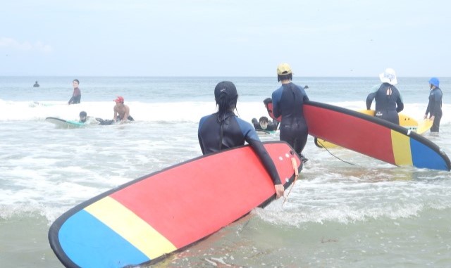 경북 포항 서프홀릭 서핑 강습 (무제한 자유 서핑 포함)