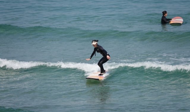 강릉 서프홀릭 서핑 강습 (무제한 자유 서핑 포함)