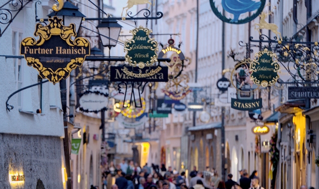 [체코메이트] [1박2일] 프라하에서 체스키 크룸로프 - 할슈타트 - 고사우 - 볼프강 호수 - 잘츠부르크 도착 투어 (소수 정예, 폴라로이드 사진)