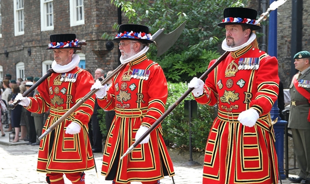 [솔앤비] 빠른 입장! 런던 탑 내부 투어