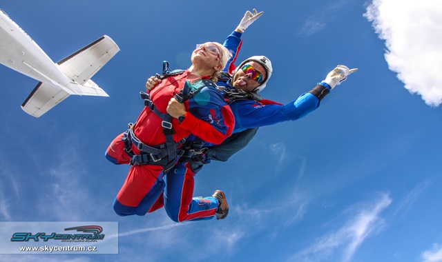 [테이스트 프라하] [26년 얼리버드 할인]프라하 스카이다이빙 (스카이 센트룸)