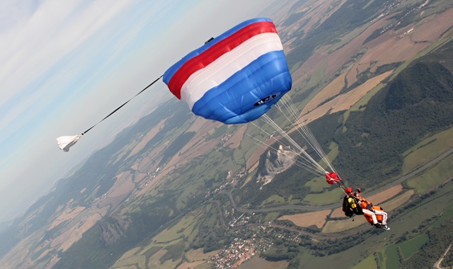 [테이스트 프라하] [얼리버드 할인]26년 시즌 프라하 스카이다이빙 (스카이 서비스)