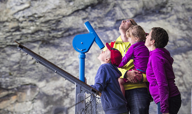 インターラーケン グリンデルワルト グレッシャーキャニオン トレッキングツアー