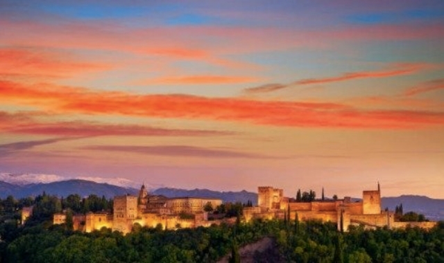 [굿맨가이드] 특별한 추억과 쉼표를 더 한! 그라나다 시그니처 단독 워킹 투어