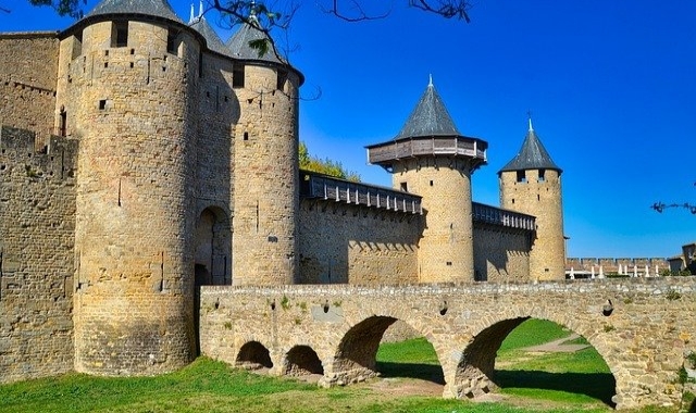 [굿맨가이드] 바르셀로나 출발: 프랑스 남부 택시투어 - 카르카손,  툴루즈, 라그라스, 나르본