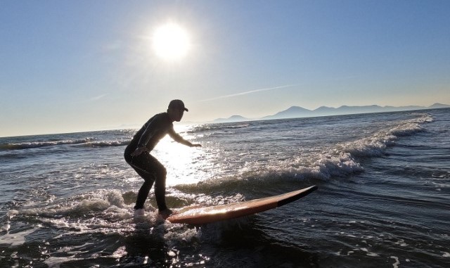 부산 서프홀릭 다대포 서핑 강습 (무제한 자유 서핑 포함)