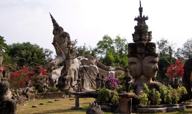 비엔티안 트래블라오 시티 + 부다파크 단독 투어 (5시간)