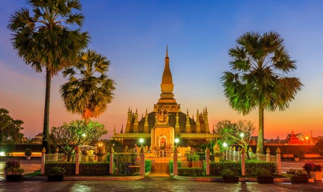 비엔티안 트래블라오 나이트 시티투어 (탓루앙+빠뚜싸이+팍슨몰)