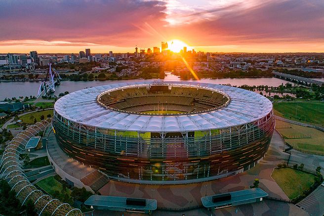 パース・オプタススタジアムツアー展望台チケット(朝食・ランチ付き)
