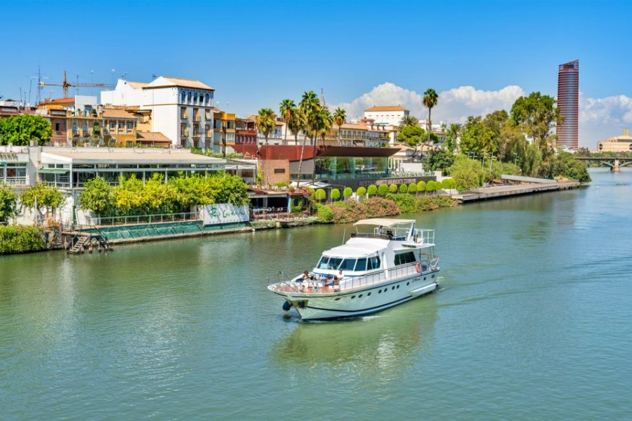 Seville Yacht Cruise (Drinks & Snacks Included)