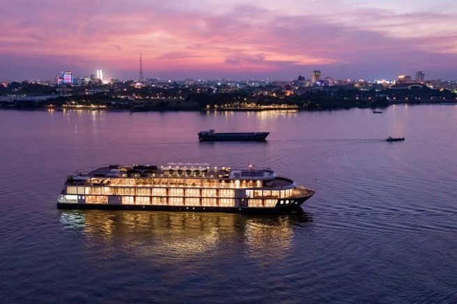 프놈펜 메콩강 메콩 매직 선셋 크루즈 (무제한 BBQ & 맥주 옵션)