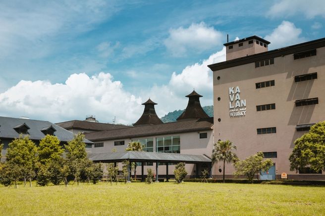 台北出発:宜蘭炭酸温泉&カバランウィスキー蒸留所&海岸線日帰りツアー(WAUG限定)