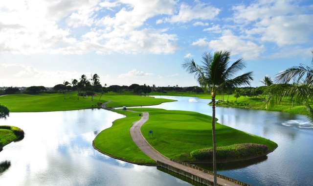 ​Hawaii: Kapolei Golf Club 18-Hole Round with Cart