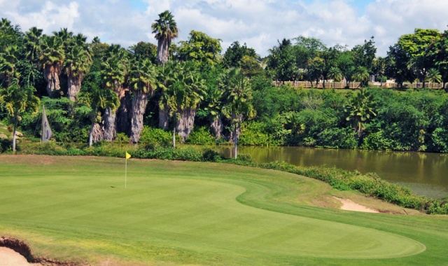 ​Hawaii: Coral Creek Golf Club 18-Hole Round with Cart