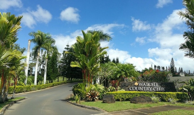 Hawaii: Waikele Country Club 18-Hole Golf Round with Cart