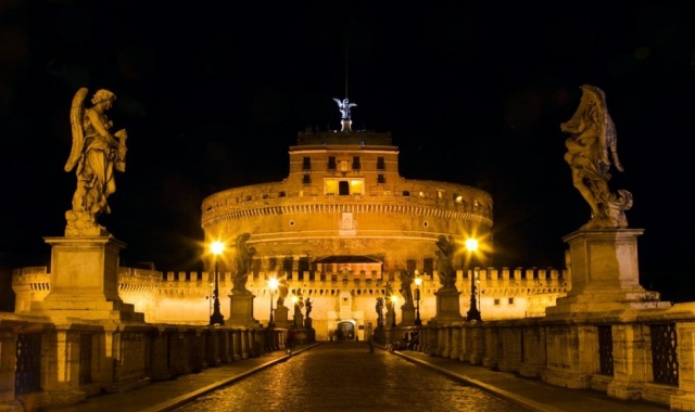 [형제투어] 조명과 이야기로 채운 로마의 밤! 감성 야경투어