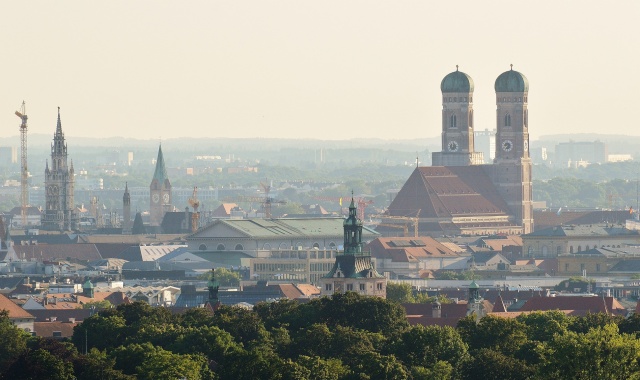 뮌헨 시내투어 & 님펜부르크 궁전 차량 투어 (프라하 출발/숙소 픽업)