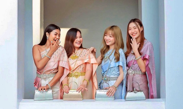 バンコク伝統衣装レンタルbyセンスオブタイ