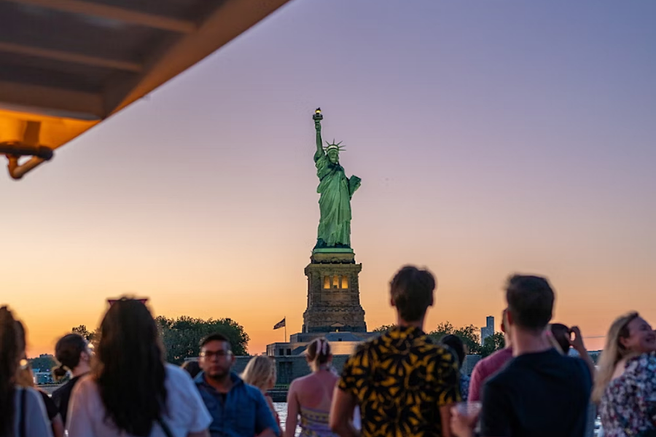 New York: Statue of Liberty Sunset Cruise