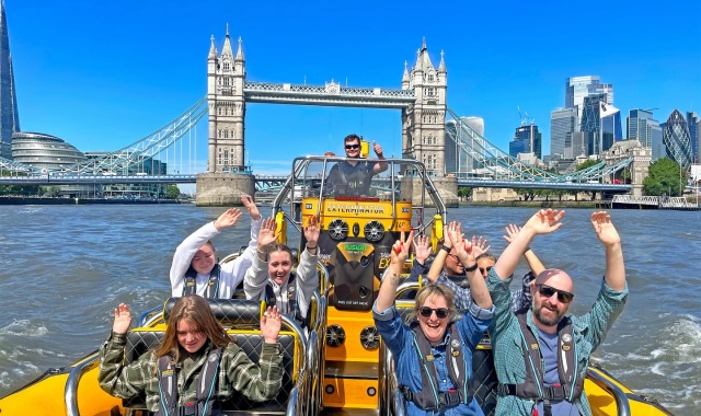 런던 템즈강 카나리워프 익스피리언스 스피드보트