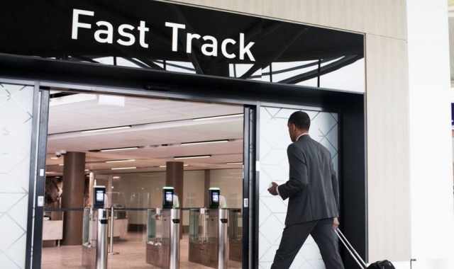 [다낭고스트] 고스트팩 (공항 패스트트랙, 유심, 공항 픽업, 마사지 포함)