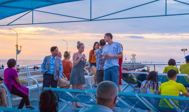 [존스투어] 푸꾸옥 선셋 & 나이트 오징어 낚시 투어