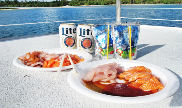 괌 데이투어 돌핀크루즈 (스노클링, 참치회, 음료 제공)