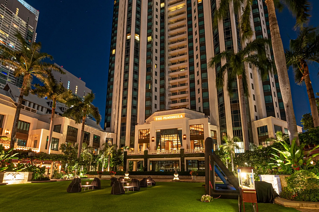 The Peninsula Bangkok River Cafe & Terrace Buffet