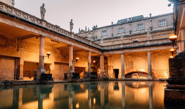 Stonehenge & Bath Private Tour from London