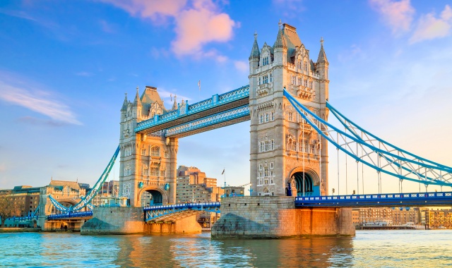 ロンドン・名所を巡るプライベートタクシーツアー