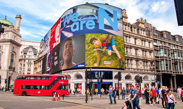 ロンドン・名所を巡るプライベートタクシーツアー