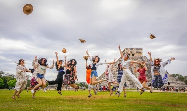 칸쿤 치첸잇사 & 세노떼 클래식 일일 투어 (숙소 픽업 & 샌딩 포함)