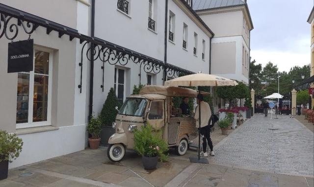 파리 라발레 빌리지 단독 차량 이동 서비스 (공항 샌딩 포함, 7시간, 한국인 기사)