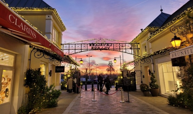 파리 라발레 빌리지 단독 차량 이동 서비스 (공항 샌딩 포함, 7시간, 한국인 기사)