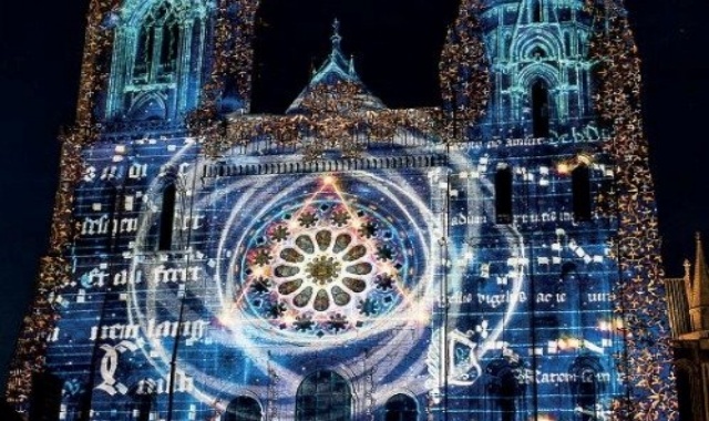 [파리봐야지] 파리 출발: 샤르트르 빛 축제 야경 투어 - 잊지 못할 환상과 감동