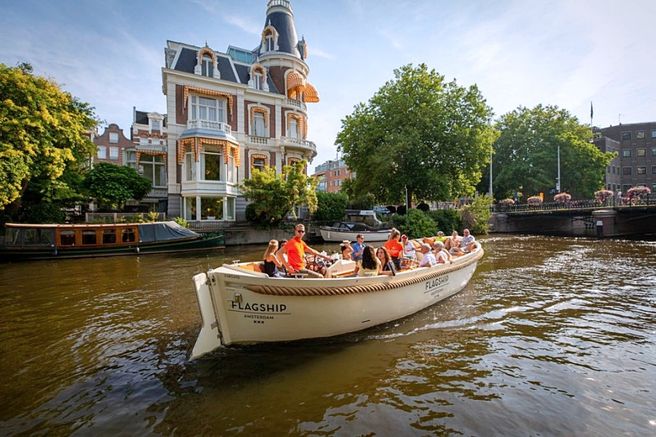 Amsterdam Flagship Open Boat Canal Cruise (Starting from Rijksmuseum)