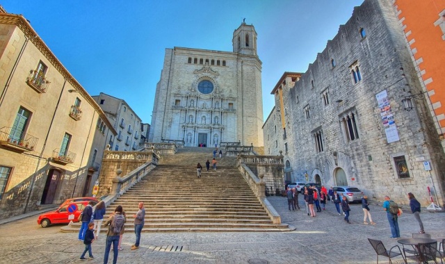 [후니또] 바르셀로나 출/도착: 지로나 & 또사데마르 전용 차량 단독 투어