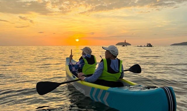 코타키나발루 탄중아루 비치 카약 체험 (WAUG Exclusive)