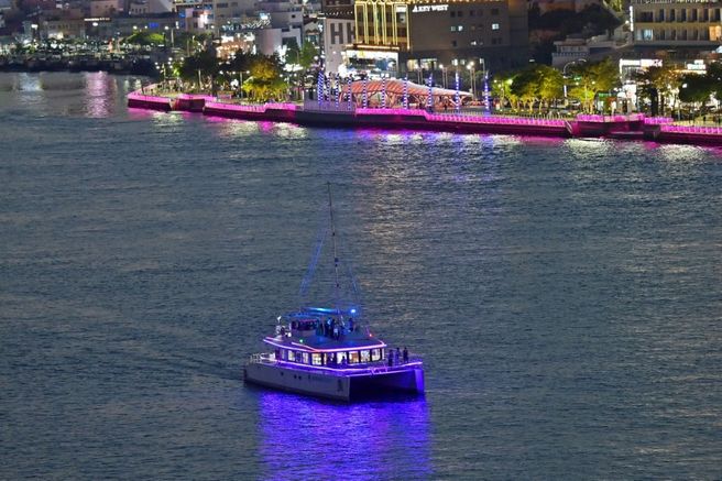 Yeosu Minam Yacht Mini Fireworks Tour