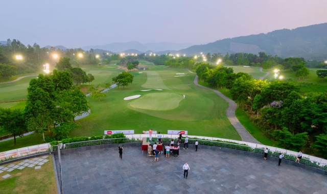 다낭 바나힐 골프 클럽 (18홀 그린피 + 카트피)