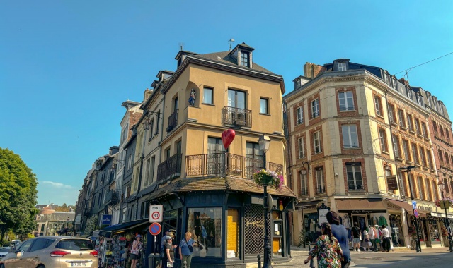 [런던소풍] 브라이튼부터 로맨틱한 노르망디까지 2일 투어 - 파리 도착