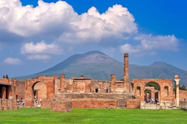 Pompeii & Herculaneum & Vesuvius Priority Entrance Ticket with Naples Round-trip Bus