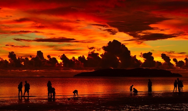 코타키나발루 탄중아루 비치 선셋 패들보드 체험