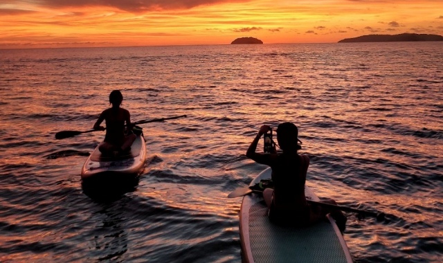 코타키나발루 탄중아루 비치 선셋 패들보드 체험