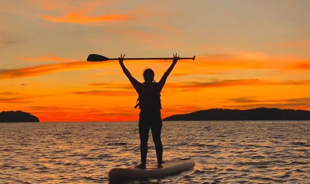 코타키나발루 탄중아루 비치 선셋 패들보드 체험