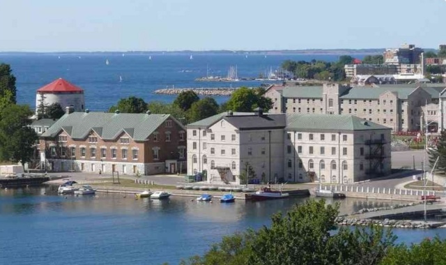 토론토 공항 - 킹스턴 한인 미니밴 이동 서비스