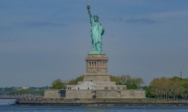 뉴욕 자유의 여신상 미드타운 리버티 크루즈 페리 티켓